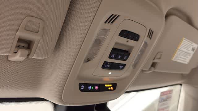 Used 2023 White Frost Tricoat Buick Avenir image 25