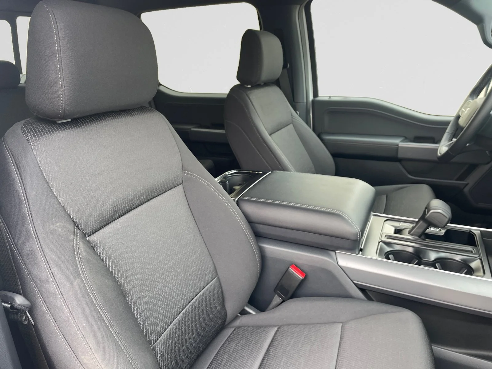 New 2026 Oxford White Ford XLT image 12
