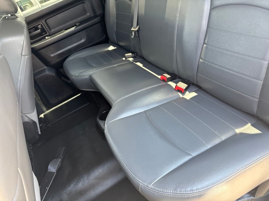 Used 2018 Bright Silver Clearcoat Metallic Ram Tradesman image 32