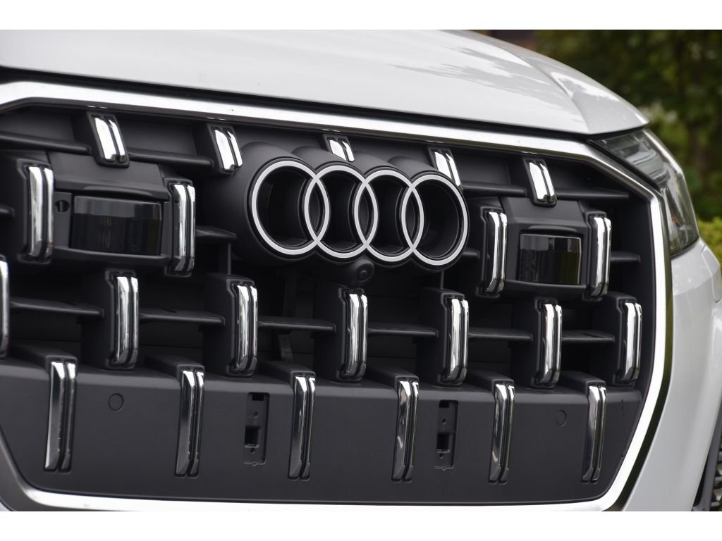 Used 2025 Whi Audi Premium Plus image 11