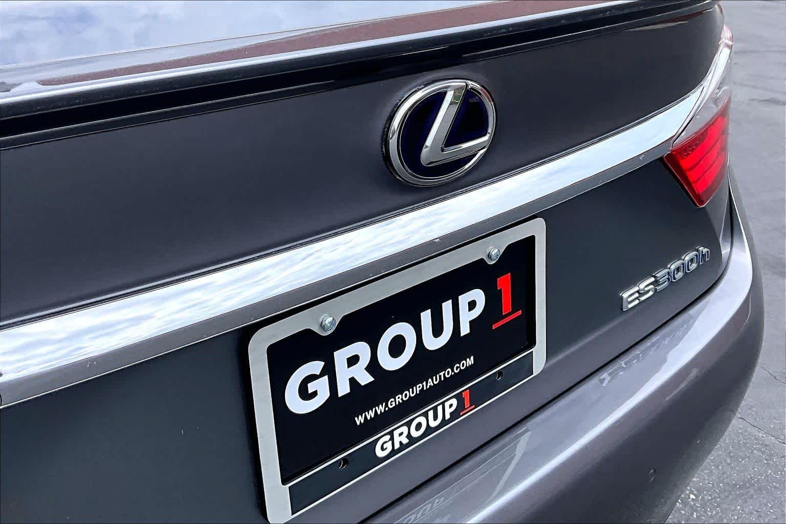 Used 2014 Nebula Gray Pearl Lexus Hybrid image 30