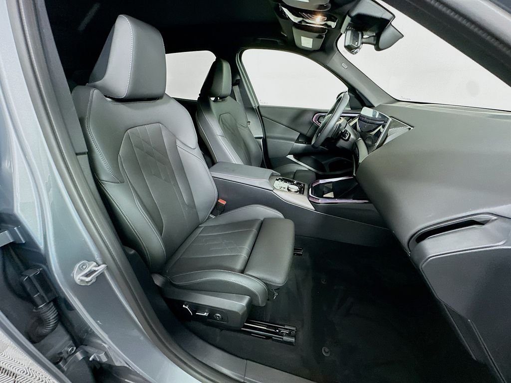 Used 2025 Skyscraper Grey Metallic BMW 30 xDrive image 27