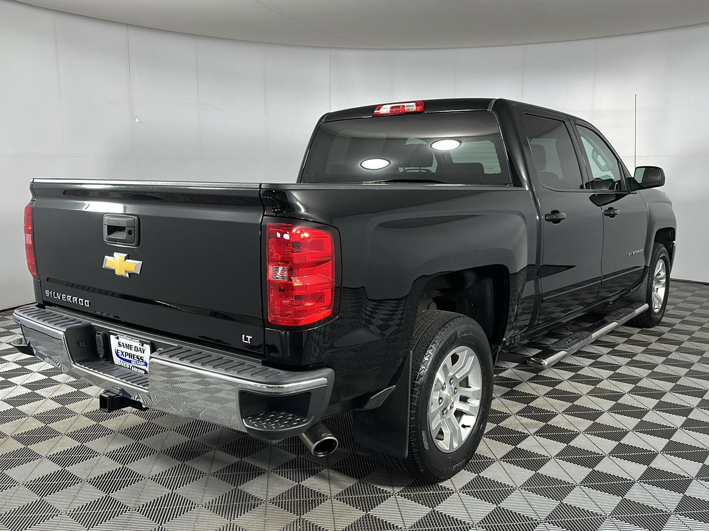 Used 2018 Black Chevrolet LT image 29
