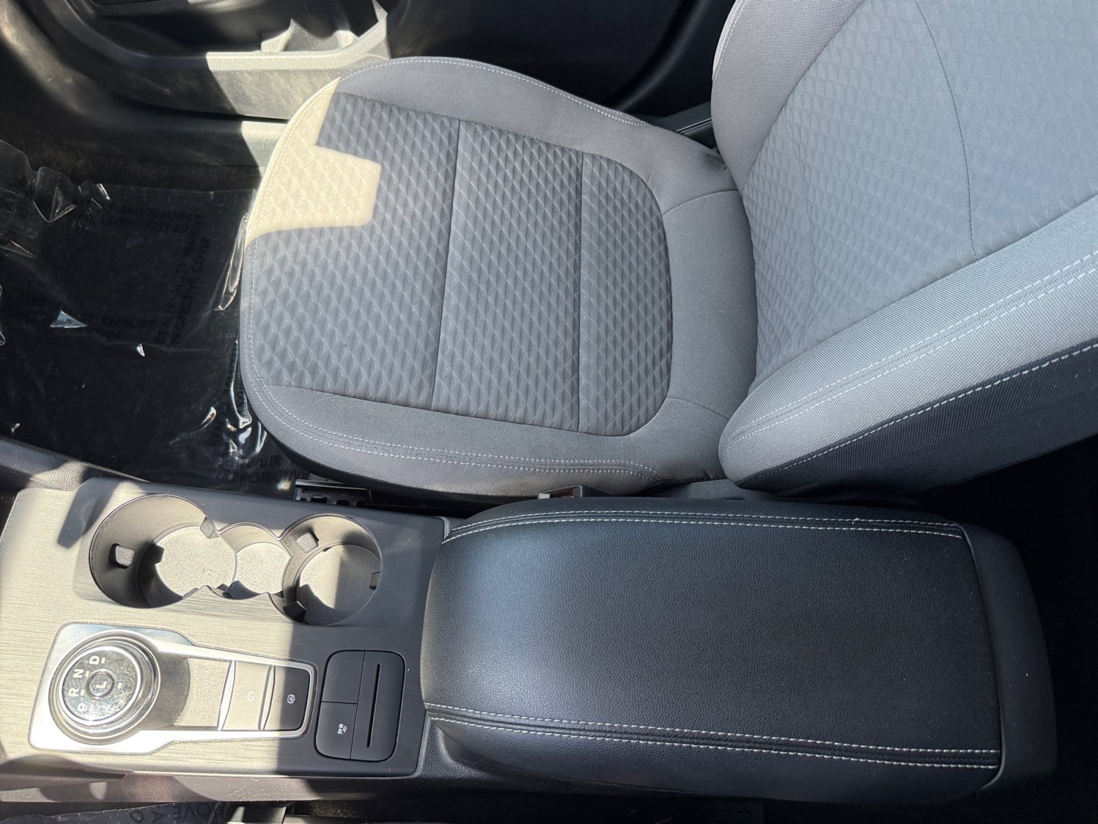 Used 2022 Oxford White Ford SE image 14