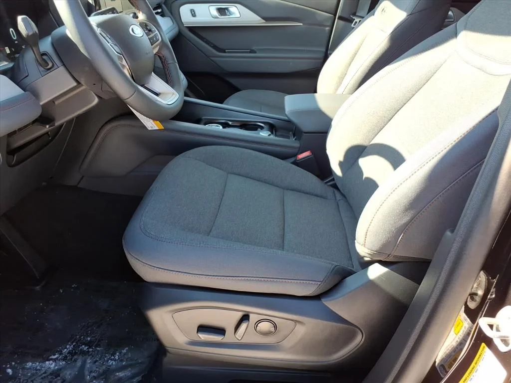 New 2026 Agate Black Metallic Ford Active image 11