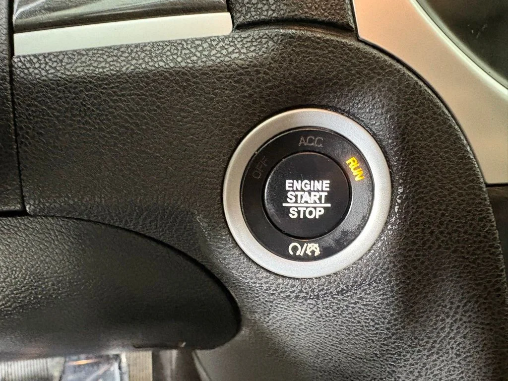 Used 2019 White Chrysler Touring image 27