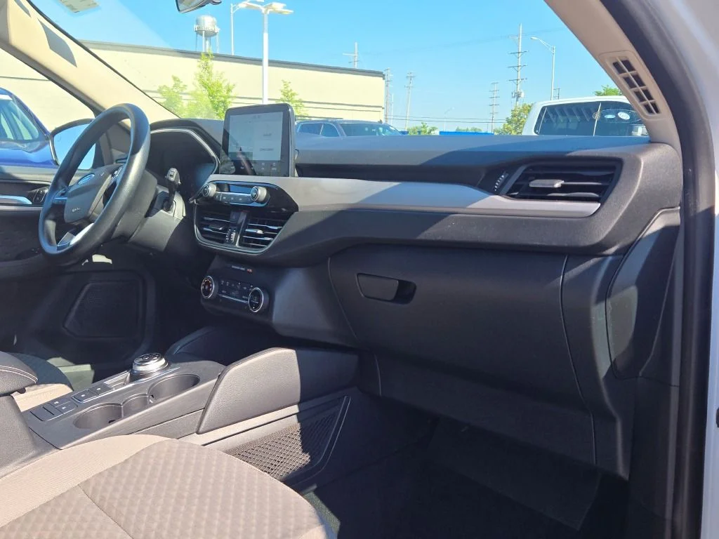 Used 2020 White Ford SE image 8