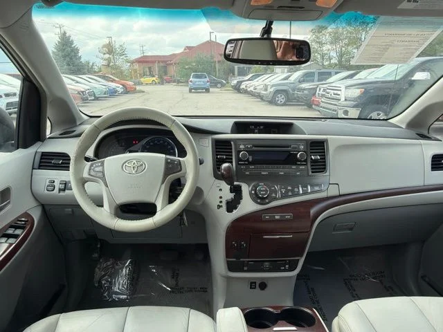 Used 2011 Silver Toyota XLE image 7