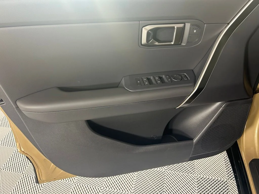 New 2027 Terrain Brown / Black Roof Kia X-Line S image 10