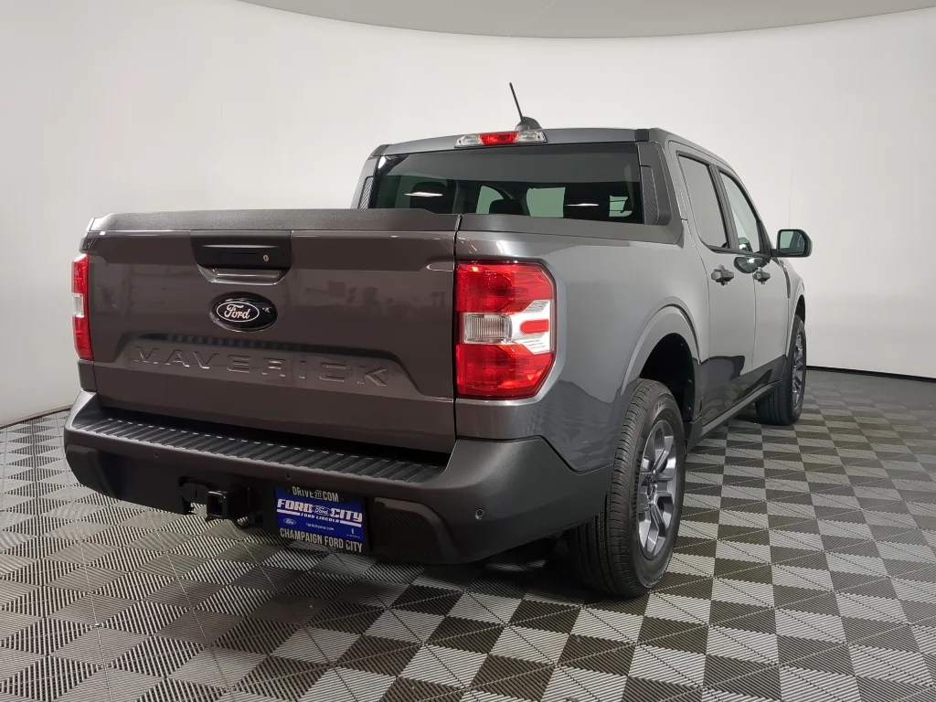 New 2026 CARBONIZED GRAY METALLIC Ford XLT image 9