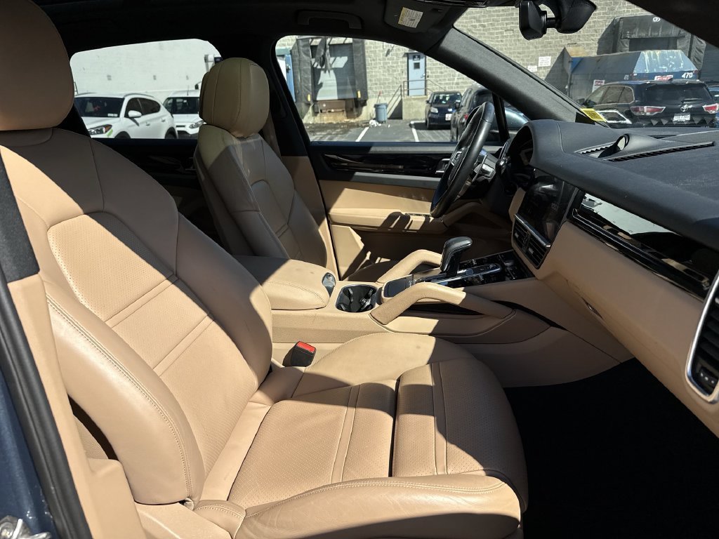 Used 2020 Blue Porsche Base image 15