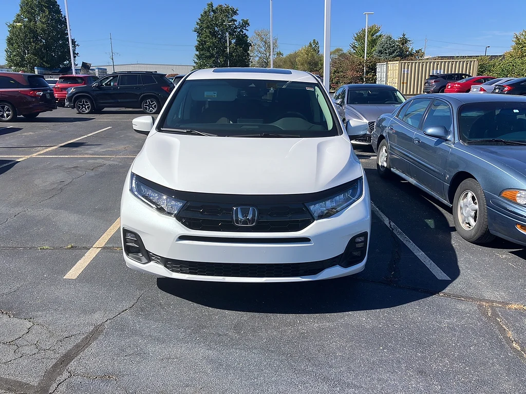 Certified Used 2026 Platinum White Pearl Honda Touring image 2
