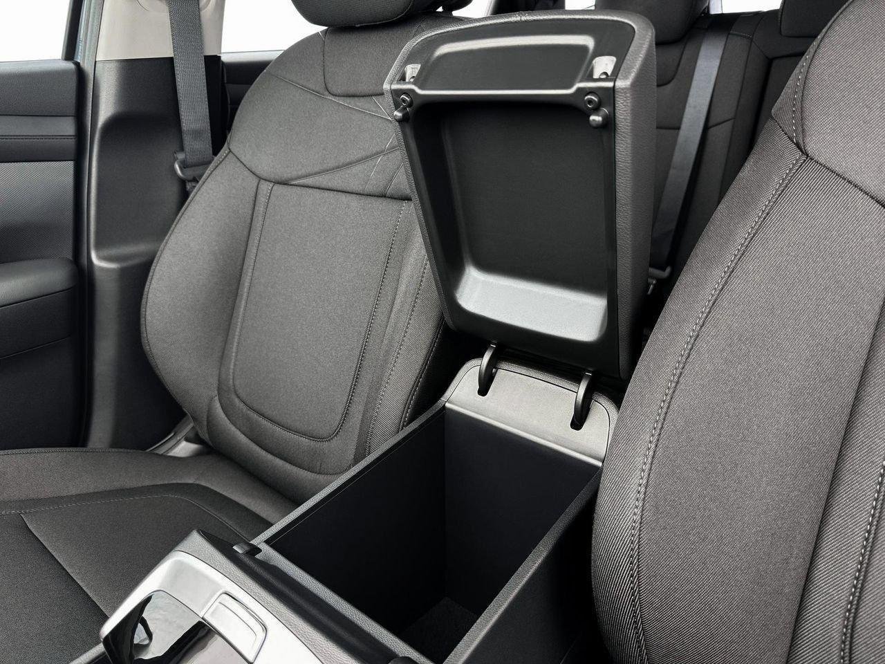 New 2026 Serenity White Pearl Hyundai SE image 18