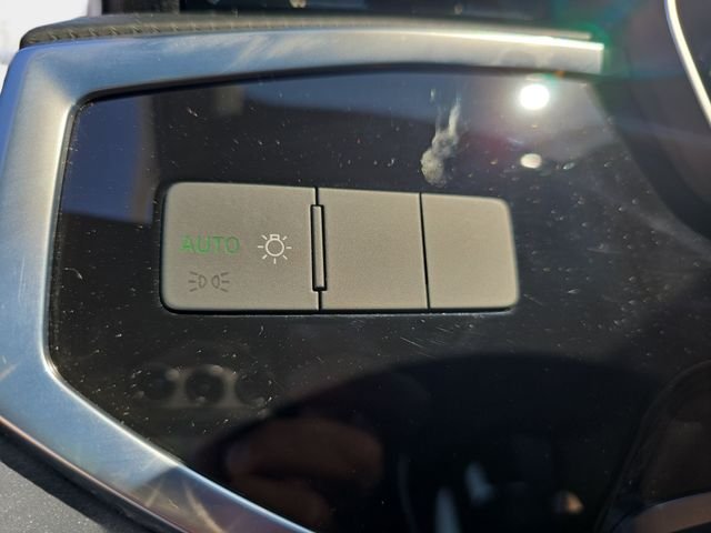 Used 2021 White Audi Premium image 28