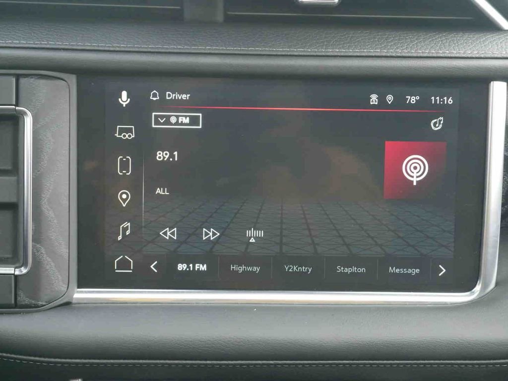Used 2024  GMC Denali image 7