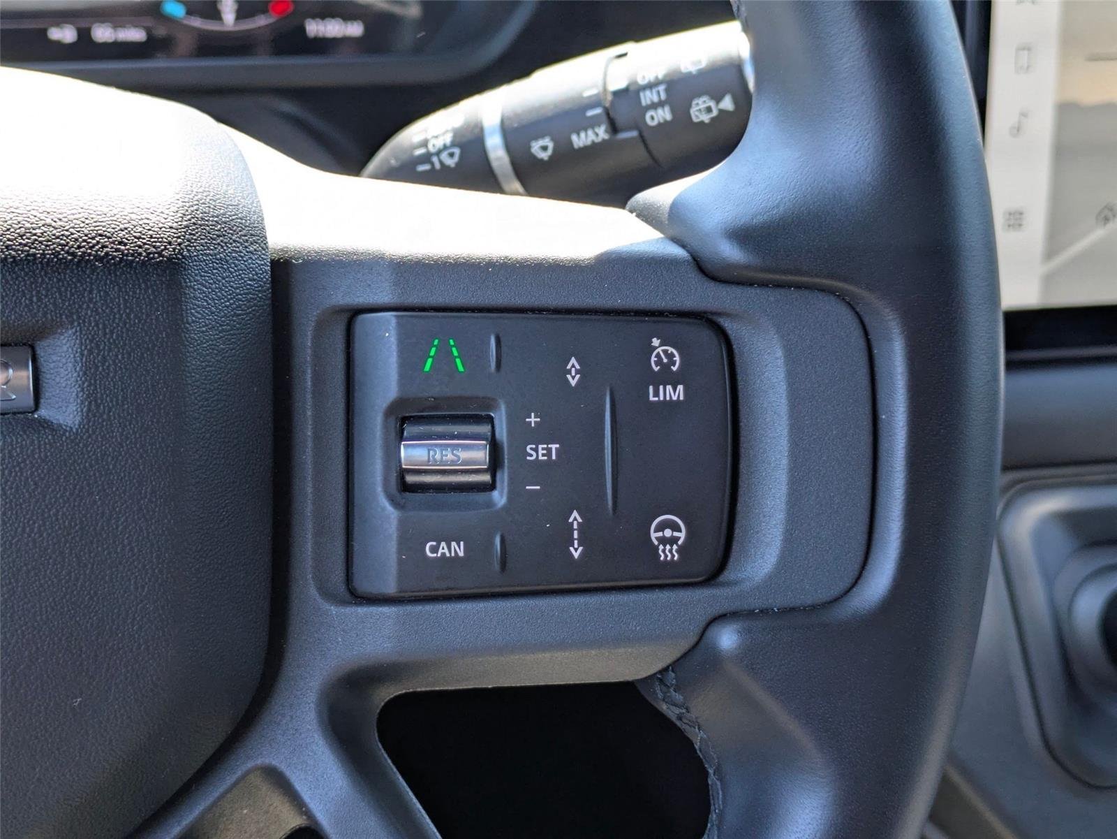 Used 2025 Fuji White Land Rover S image 18