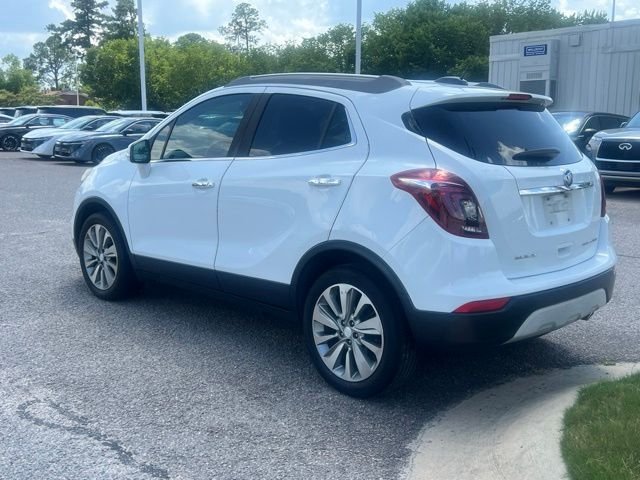 Used 2017 White Buick Preferred image 3