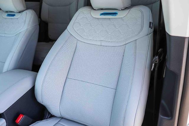 New 2026 Star White Metallic Tri-Coat Ford Platinum™ image 54