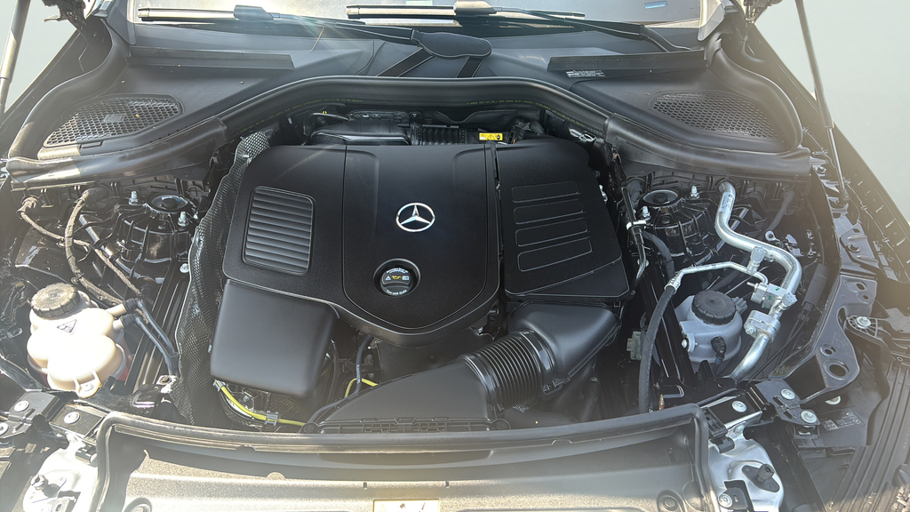 Used 2026 Black Mercedes-Benz GLC 300 image 23