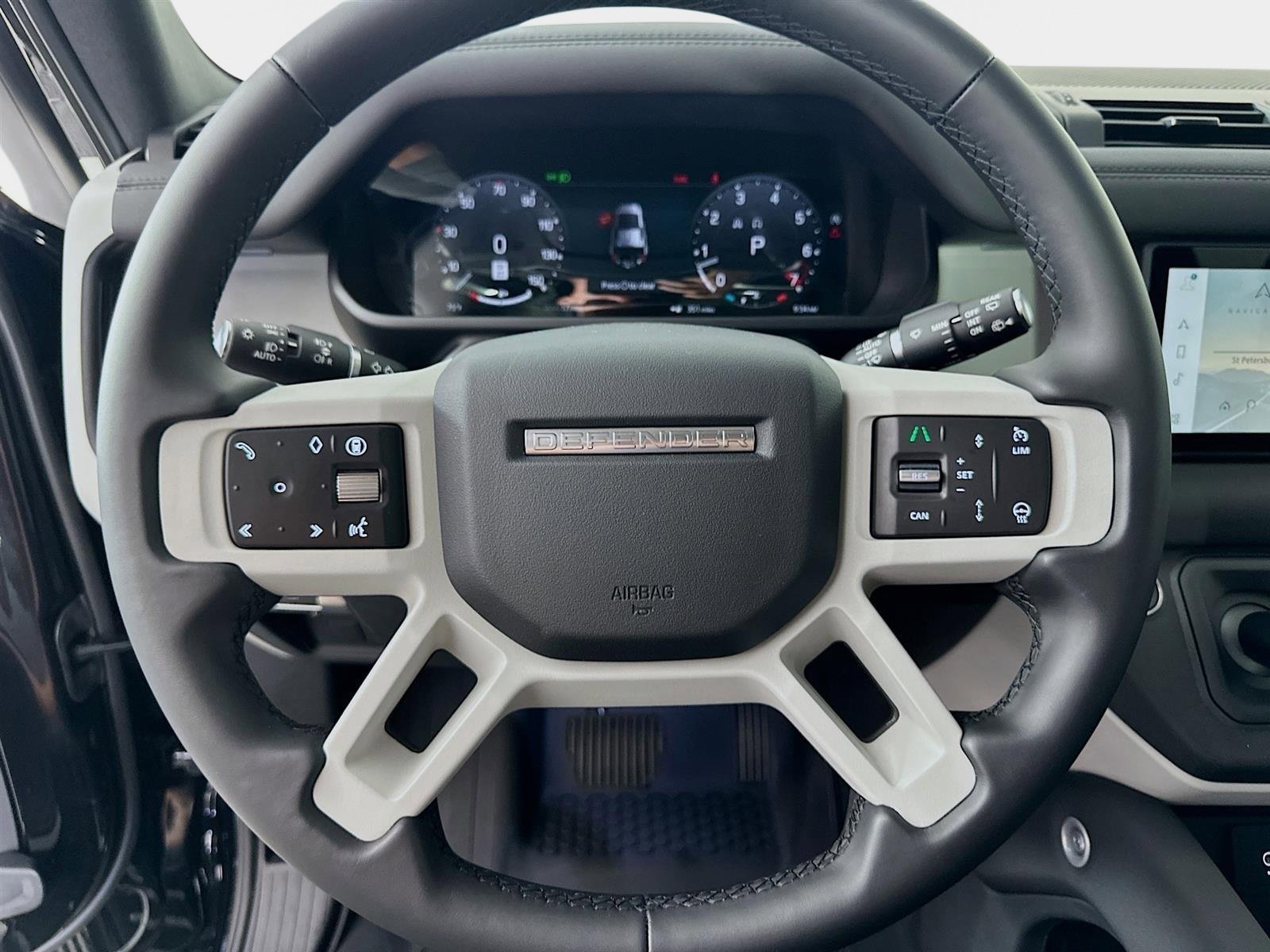 Used 2024 White Frost Land Rover S image 12