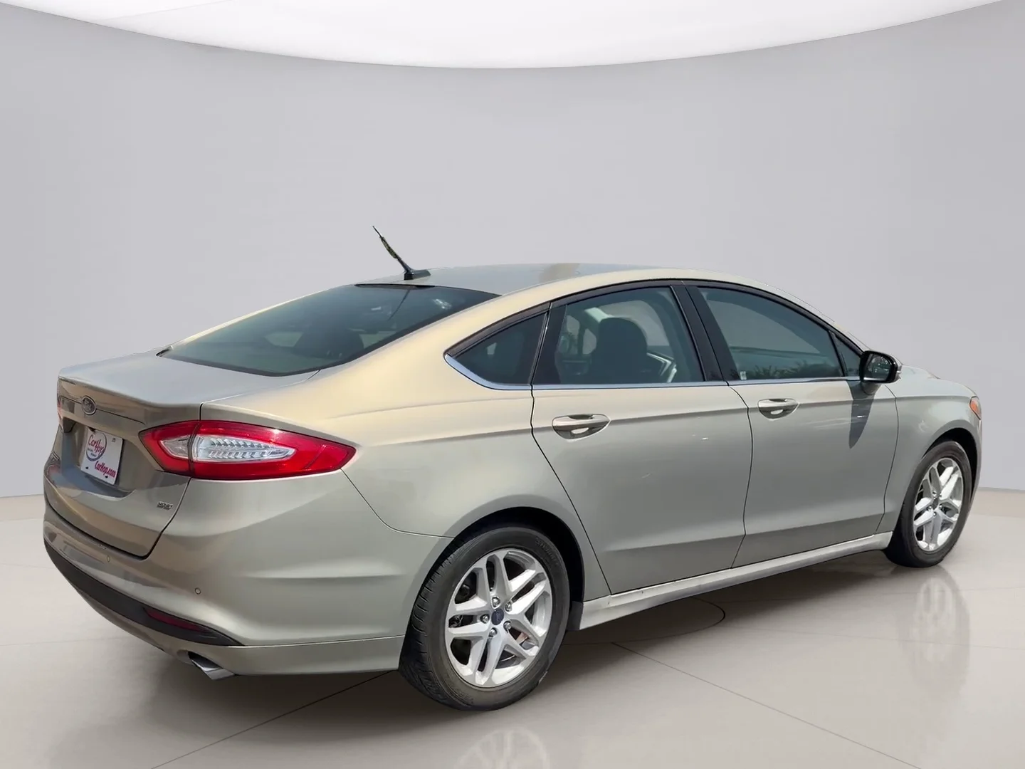 Used 2016 Gold Ford SE image 5