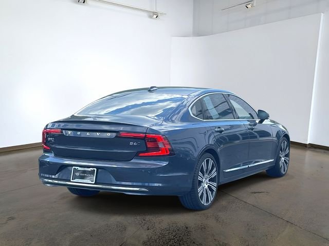 Used 2023 Blue Volvo Ultimate image 4