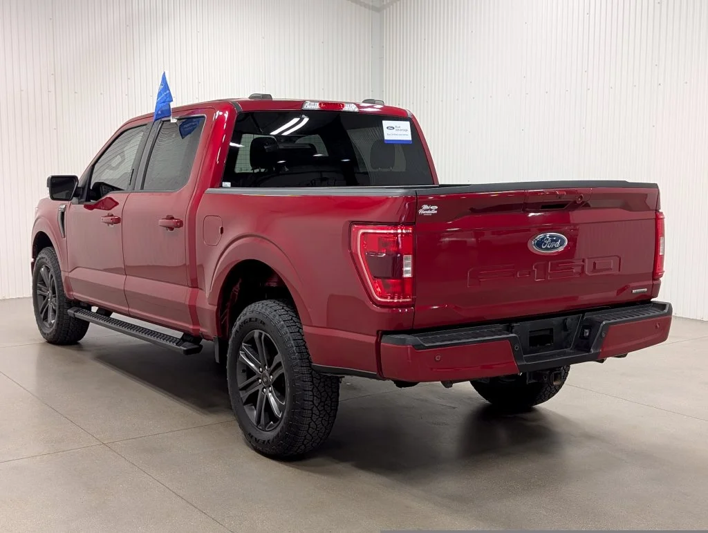 Certified Used 2022 Rapid Red Metallic Tinted Clearcoat Ford XLT image 27