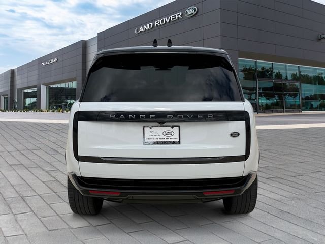 Certified Used 2023 Fuji White Land Rover SE image 4