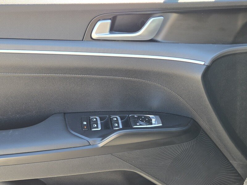 Used 2021 Ebony Black KIA GT-LINE AUTO AWD image 17