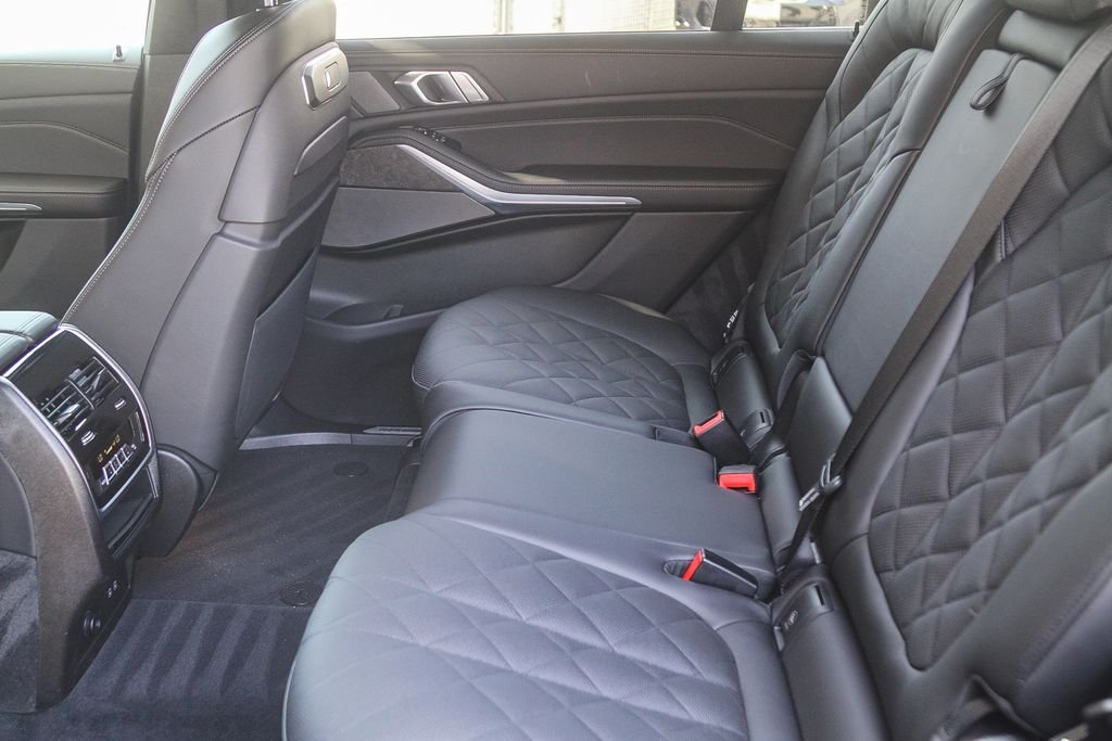 Used 2026 Tanzanite Blue II Metallic BMW xDrive40i image 15