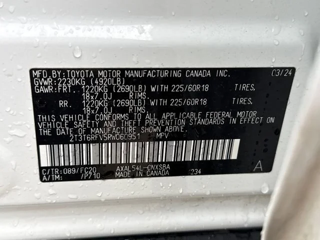 2024 Toyota RAV4 SE - Photo 19