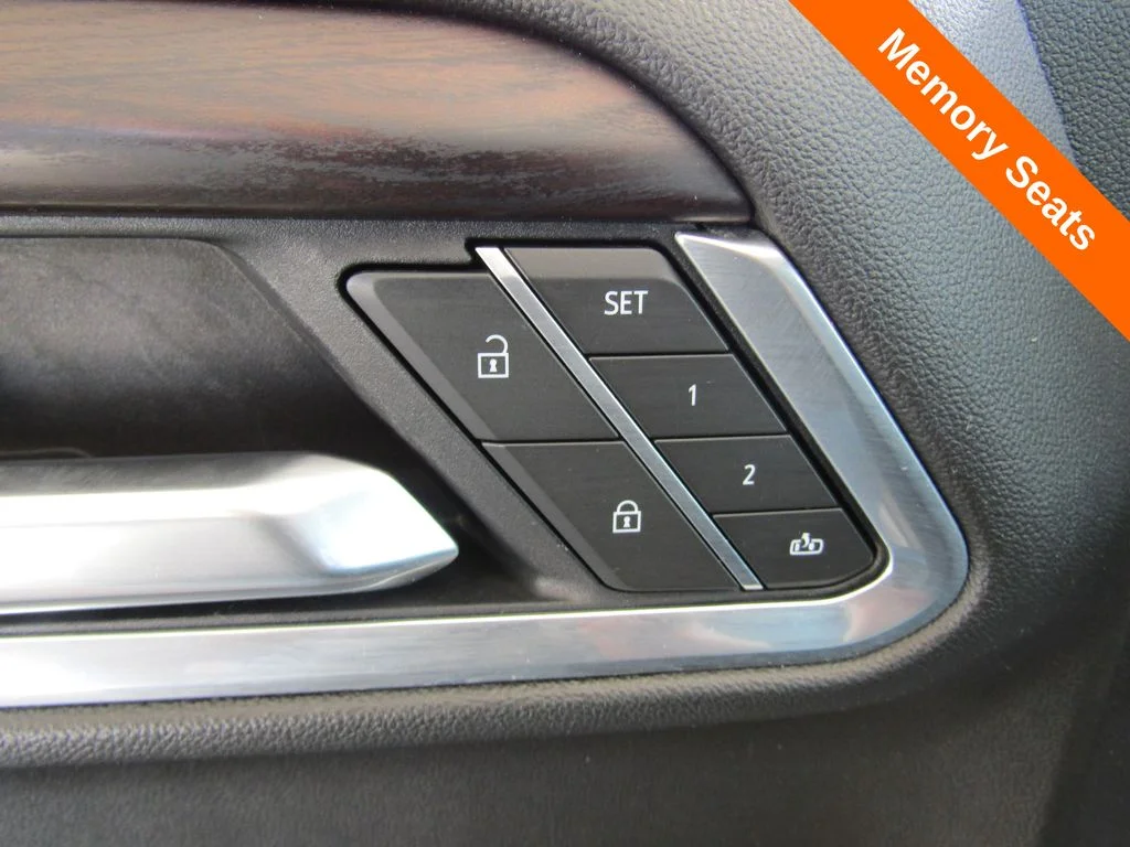 Used 2025 Silver GMC SLT image 6
