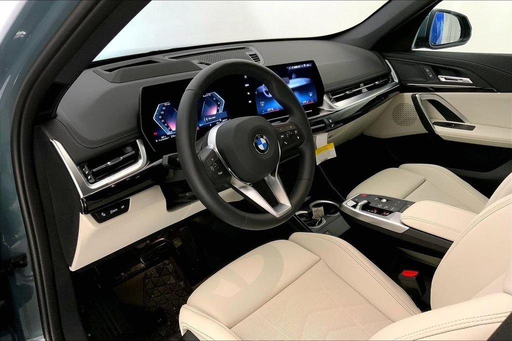 Used 2026 Cape York Green Metallic BMW  image 4
