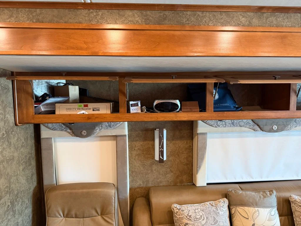 Used 2014  Tiffin  image 72