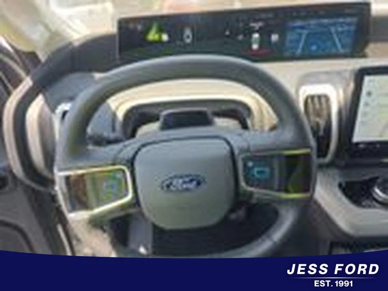 Used 2025 Oxford White Ford Active image 9