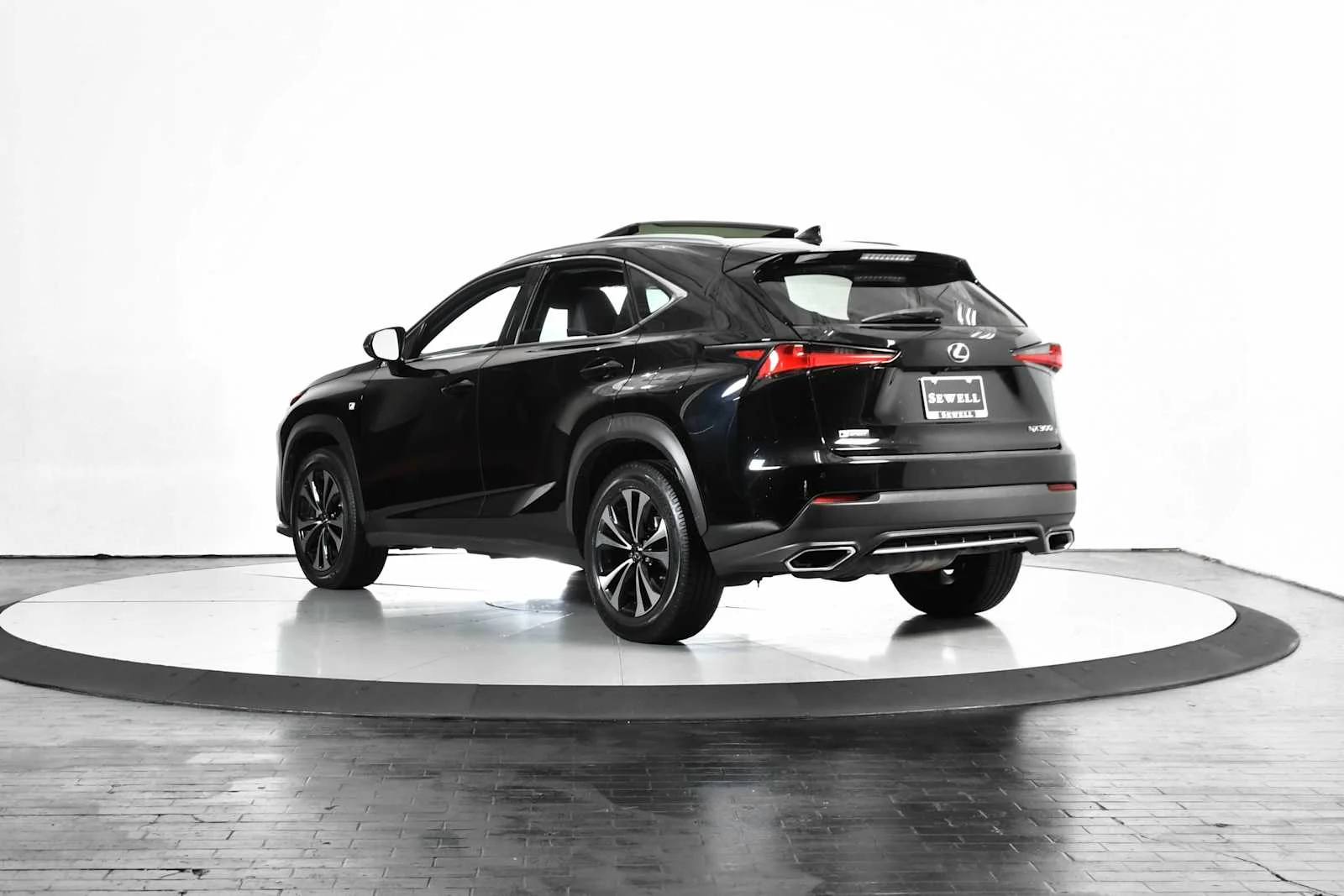 Used 2019 Obsidian Lexus F SPORT image 3