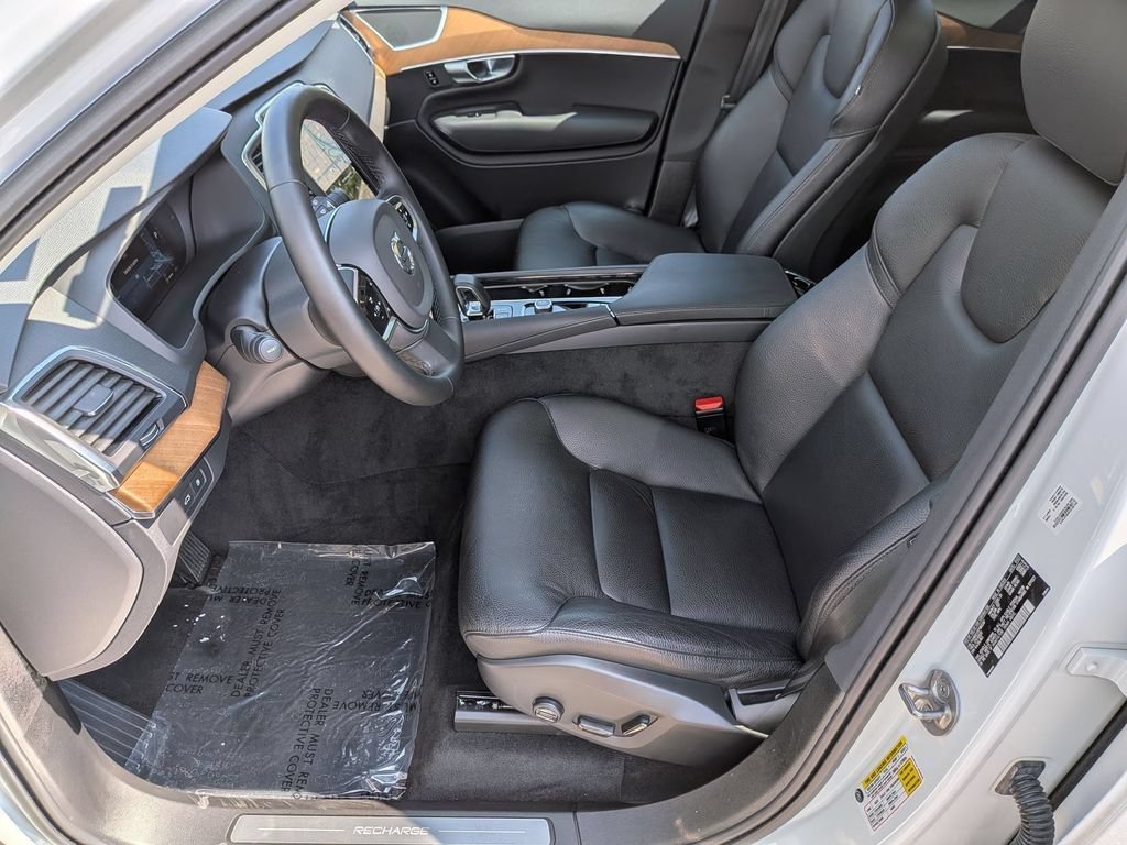 Used 2023  Volvo T8 Core Bright Theme image 16