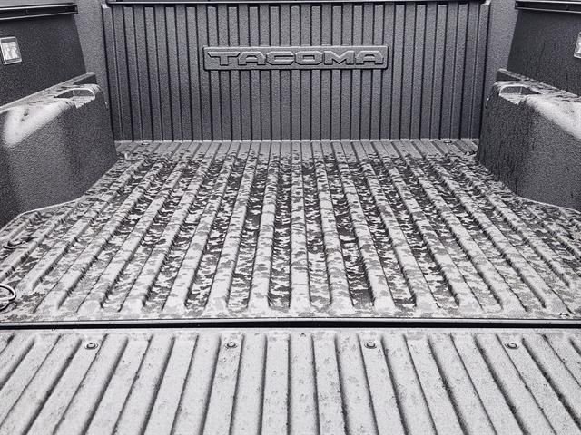 2025 Toyota Tacoma SR5 - Photo 22