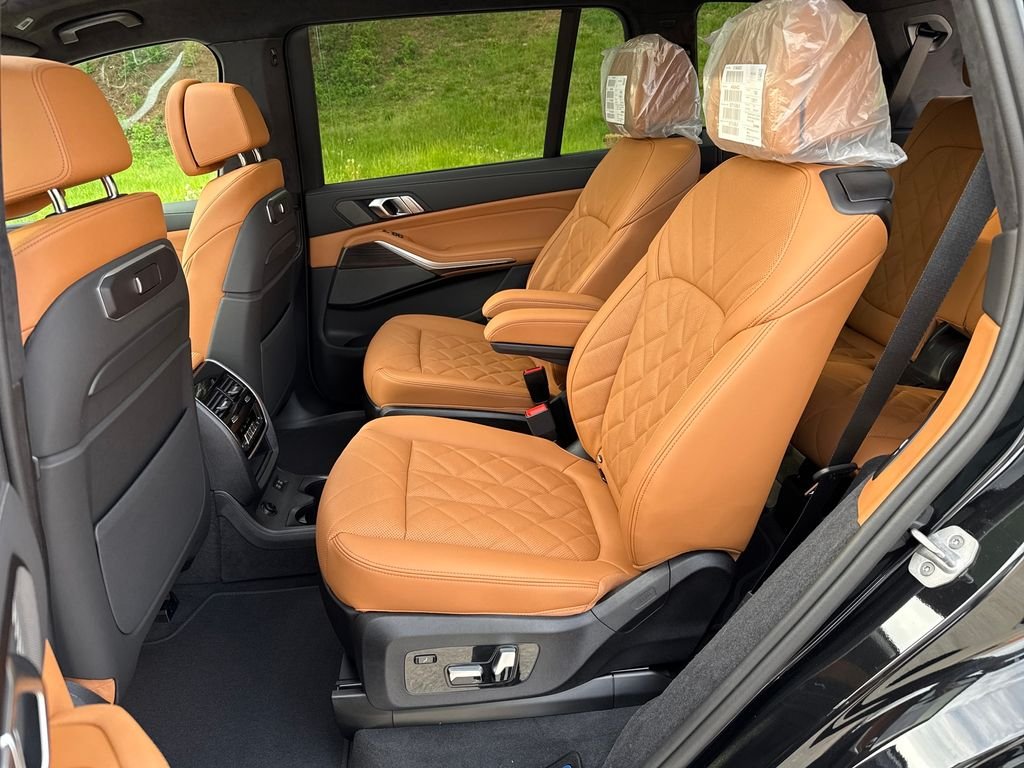 New 2026 Black BMW xDrive40i image 23