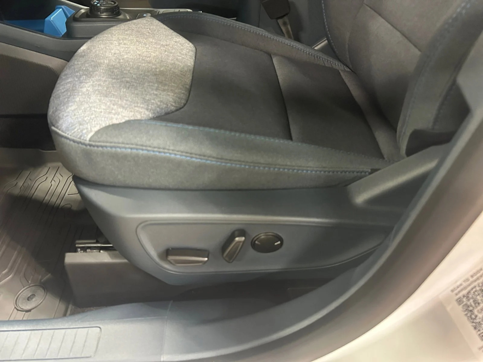New 2026 Oxford White Ford XLT image 14