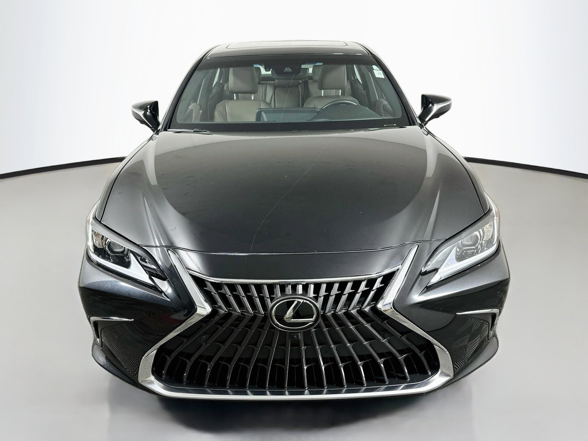 Used 2025 Caviar Lexus ES 300h Luxury image 2