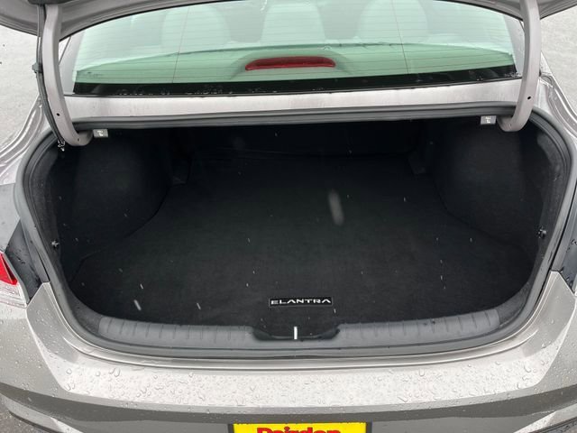 Used 2022 Fluid Metal Hyundai SEL image 13