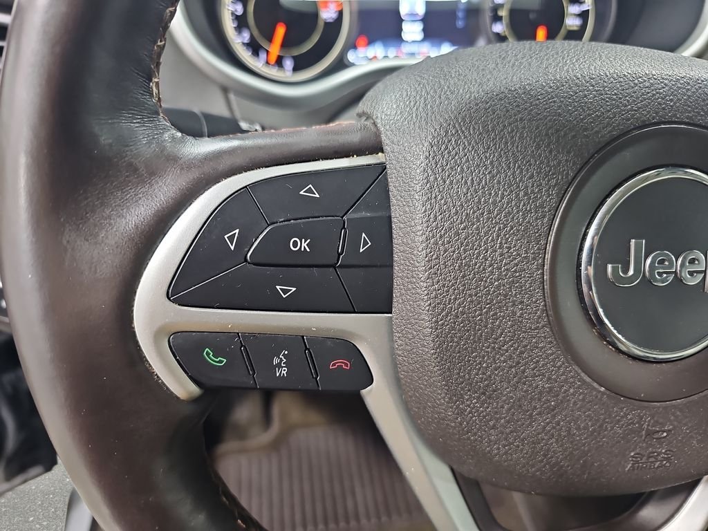 Used 2017 Silver Jeep Overland image 19