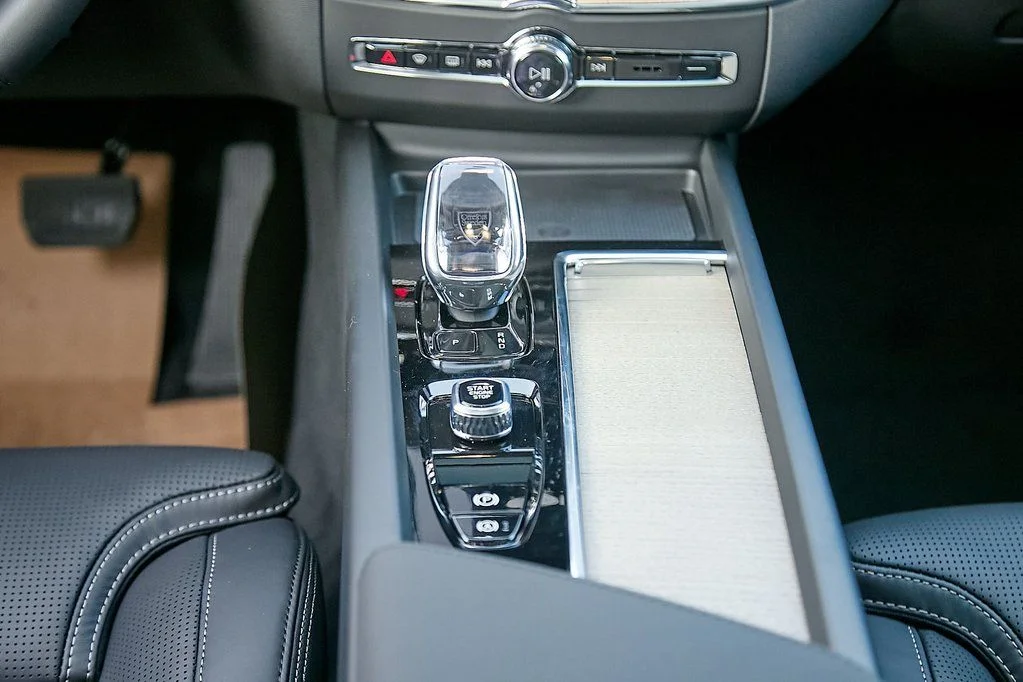New 2026 Vapour Grey Volvo Ultra image 30
