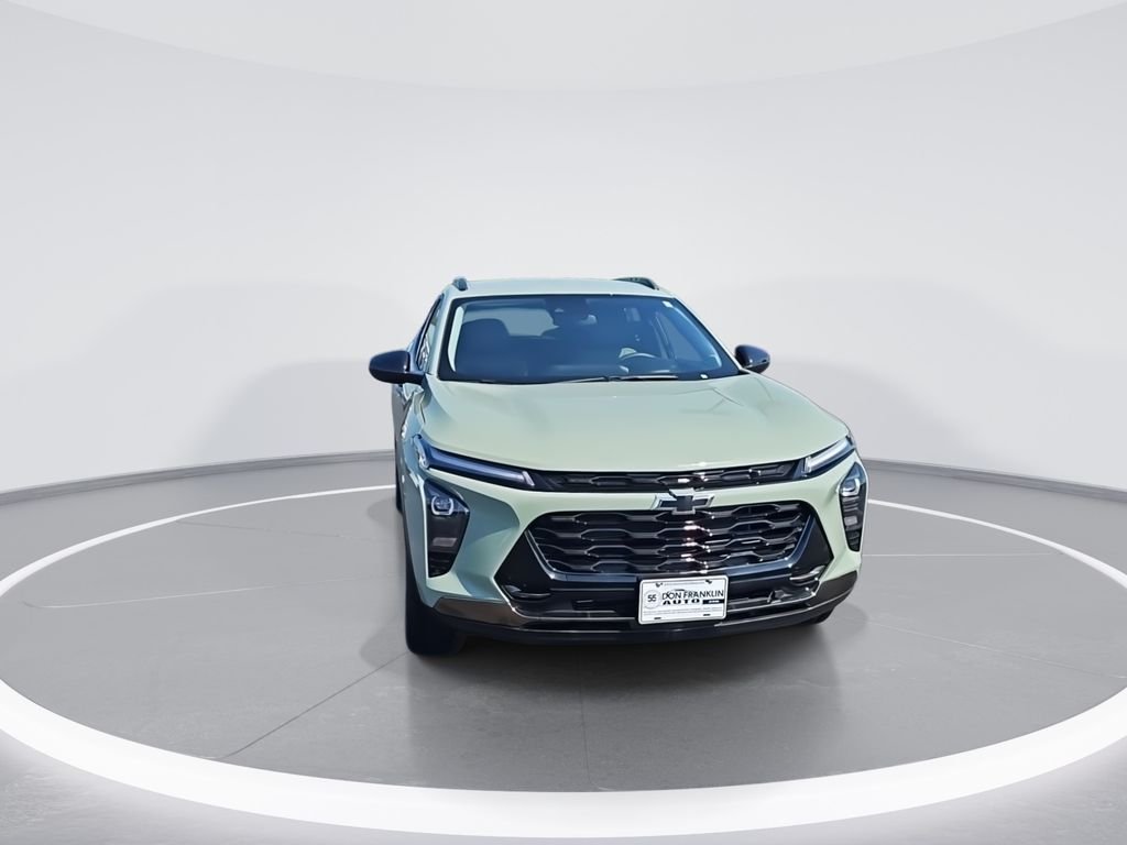 Used 2025 Green Chevrolet ACTIV image 3