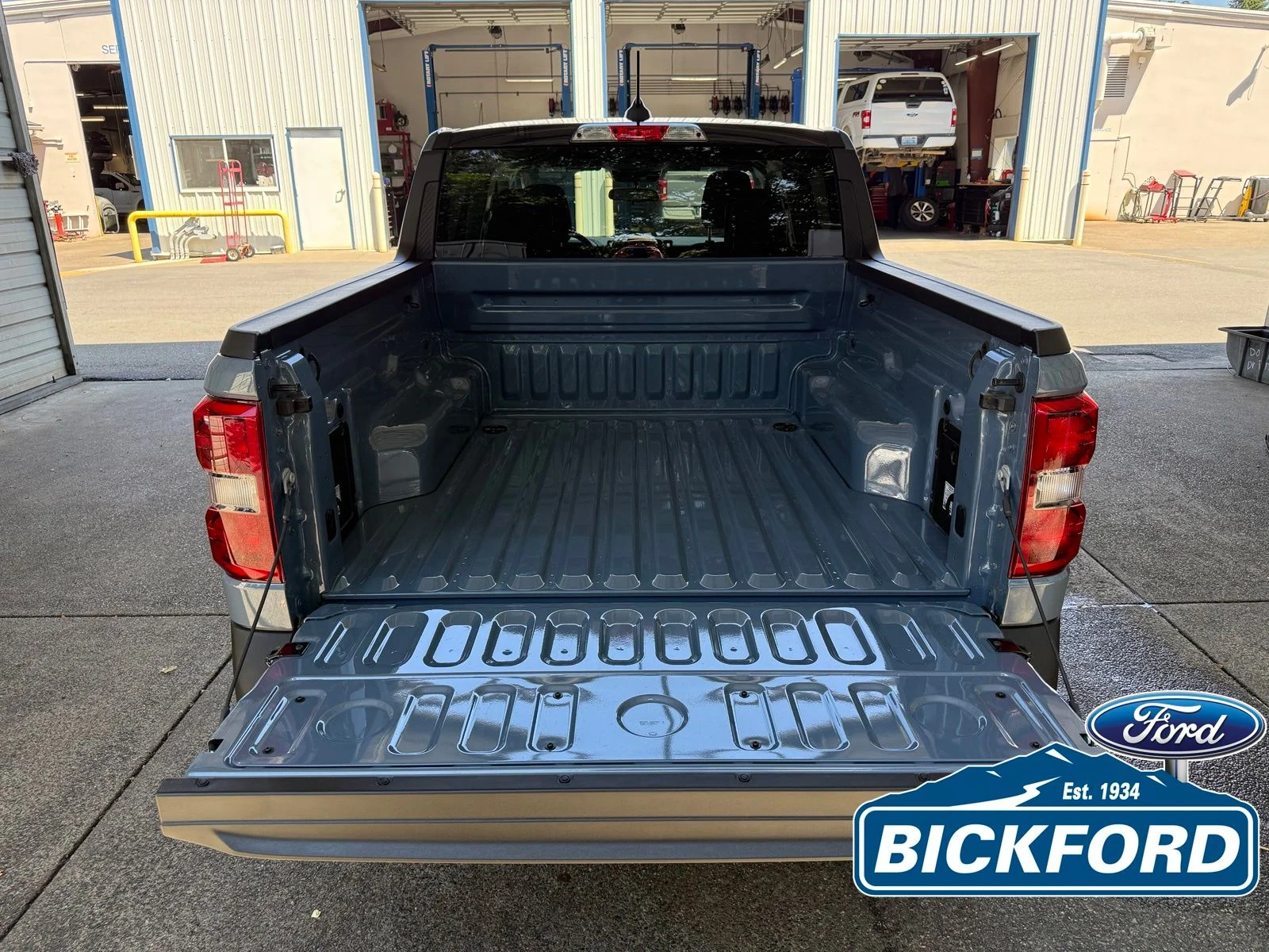 New 2026 Gray Ford XLT image 7