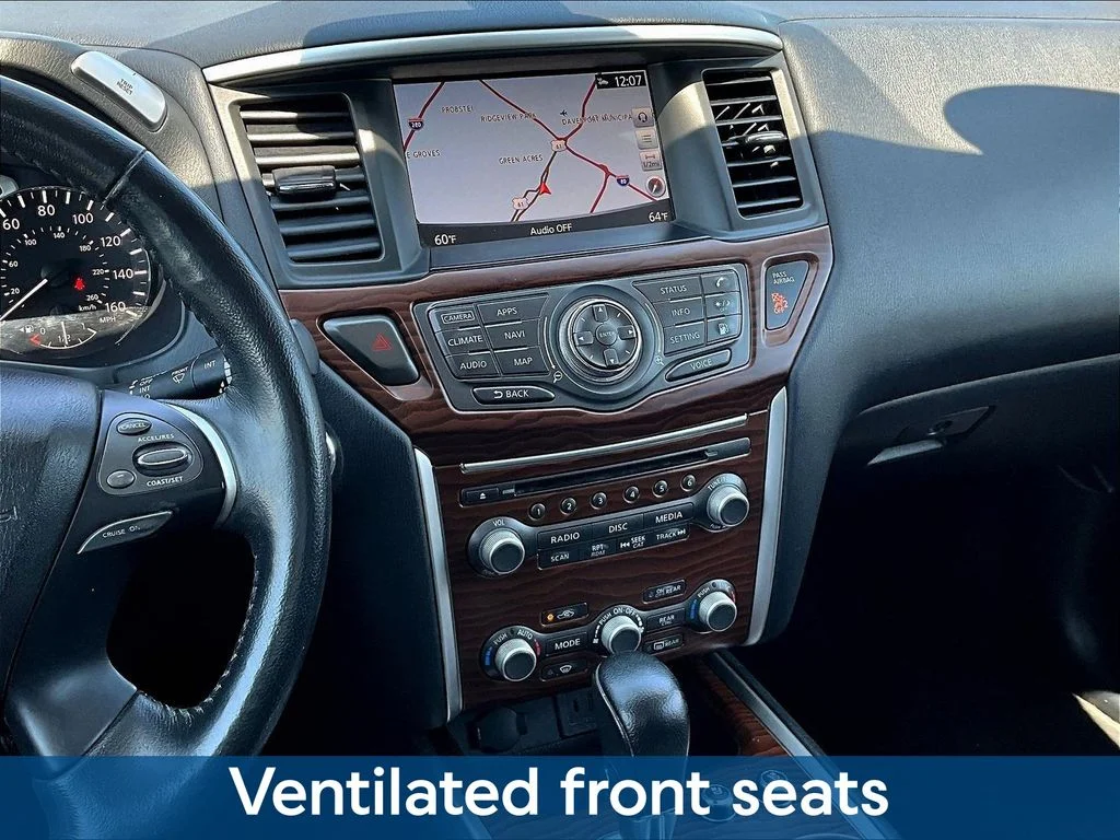 Used 2020 Black Nissan Platinum image 12