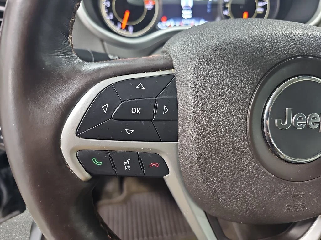 Used 2017 Silver Jeep Overland image 19