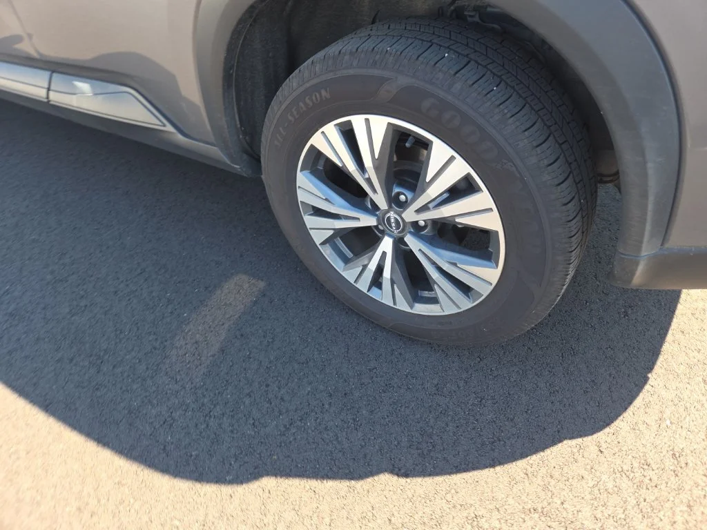 Used 2023 Gray Nissan SV image 28