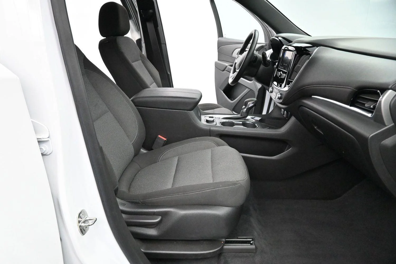 Used 2023 Summit White Chevrolet LT Cloth image 32